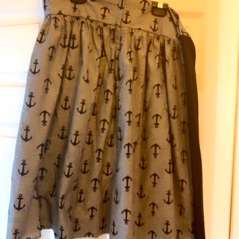 Anchor skirt